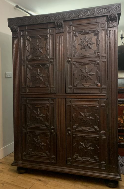 17TH CENTURY OAK CUPBOARD CIRCA 16701680 - ADDITIONAL PHOTO 1