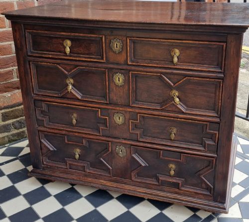 17TH CENTURY OAK CHEST OF DRAWERS C 1680 - ADDITIONAL PHOTO 5