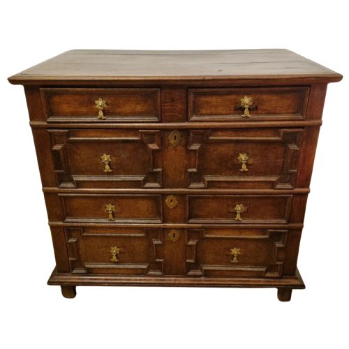 17TH CENTURY ENGLISH GEOMETRIC OAK CHEST OF DRAWERS - ADDITIONAL PHOTO 1