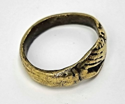 TUDOR BRONZE FEDES BETROTH RING 16TH CENTURY - ADDITIONAL PHOTO 1