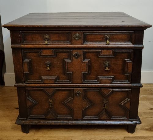 17TH CENTURY OAK CHEST OF DRAWERS CHARLES II CIRCA 1680 - ADDITIONAL PHOTO 1
