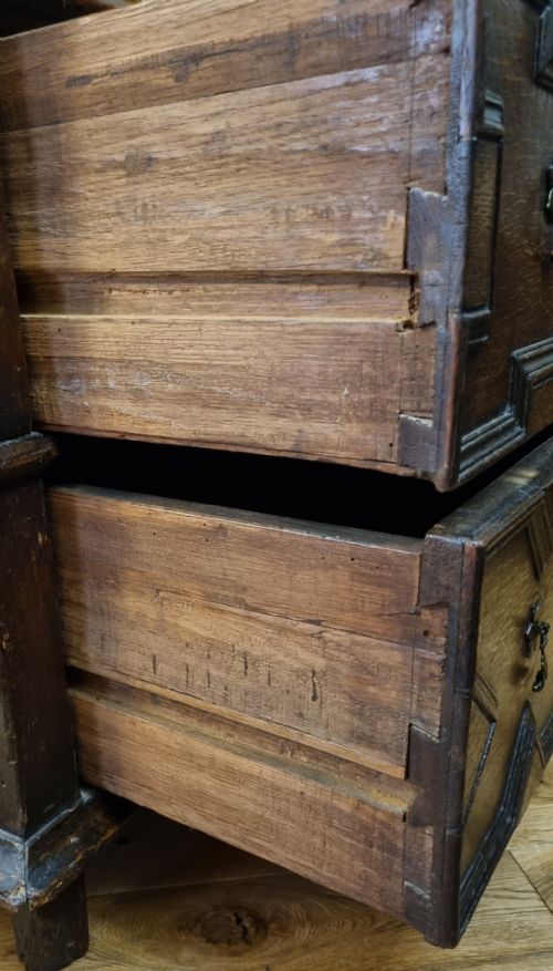 17TH CENTURY OAK CHEST OF DRAWERS CHARLES II CIRCA 1680 - ADDITIONAL PHOTO 2