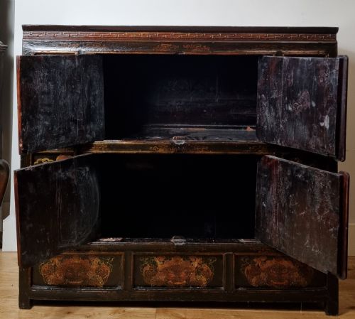 19TH CENTURY TIBETAN POLYCHROME PAINTED CABINET - ADDITIONAL PHOTO 7