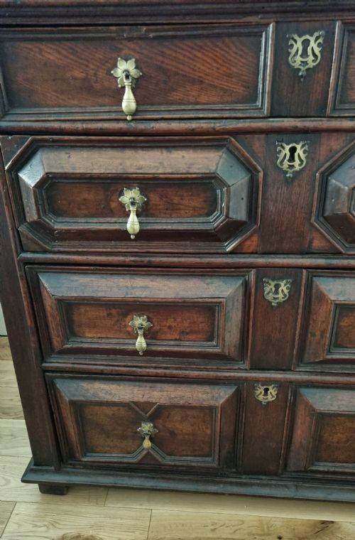 17TH CENTURY WALNUT AND OAK CHEST OF DRAWERS CHARLES II CIRCA 1680 - ADDITIONAL PHOTO 8