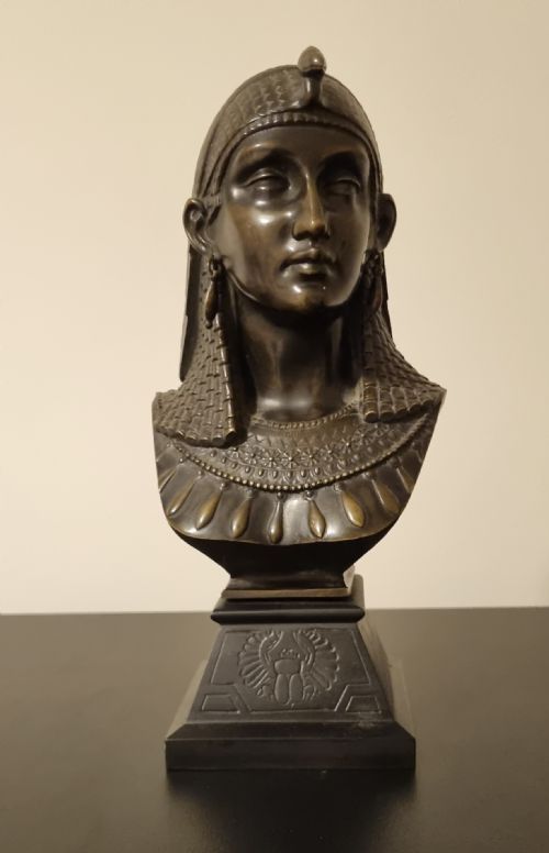 19TH CENTURY EGYPTIAN REVIVAL BRONZE BUST OF CLEOPATRA BY PAUL AUGUSTE GAGNE - ADDITIONAL PHOTO 1