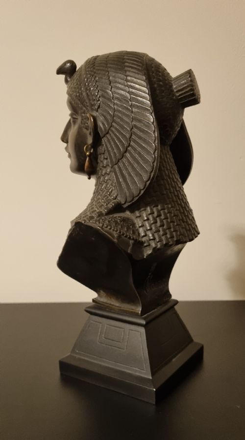 19TH CENTURY EGYPTIAN REVIVAL BRONZE BUST OF CLEOPATRA BY PAUL AUGUSTE GAGNE - ADDITIONAL PHOTO 9