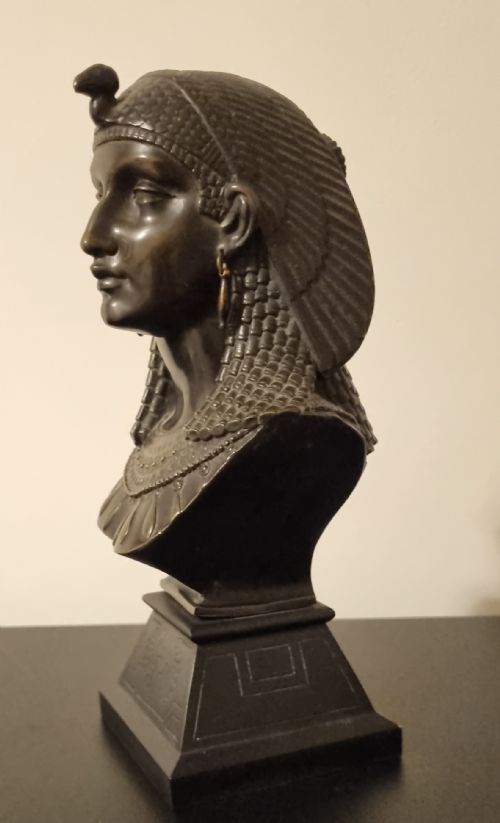 19TH CENTURY EGYPTIAN REVIVAL BRONZE BUST OF CLEOPATRA BY PAUL AUGUSTE GAGNE - ADDITIONAL PHOTO 13
