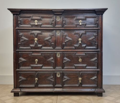 17TH CENTURY CHARLES II OAK CHEST OF DRAWERS C 1680 - ADDITIONAL PHOTO 1