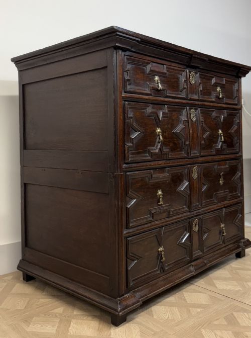 17TH CENTURY CHARLES II OAK CHEST OF DRAWERS C 1680 - ADDITIONAL PHOTO 3