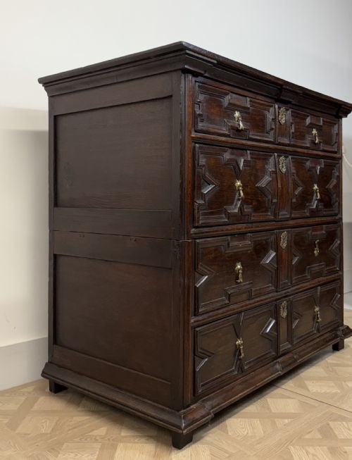 17TH CENTURY CHARLES II OAK CHEST OF DRAWERS C 1680 - ADDITIONAL PHOTO 4