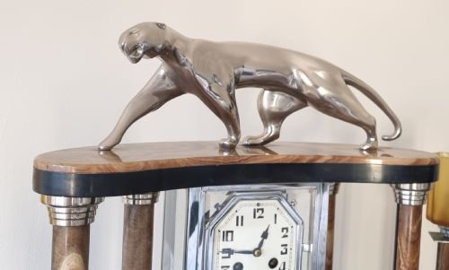 ART DECO CUBIST DESIGN CLOCK WITH BRONZE PANTHER AND PAIR OF LAMPS BY DECOUX - ADDITIONAL PHOTO 2