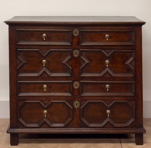 17TH CENTURY CHARLES II OAK CHEST OF DRAWERS CIRCA 1680 - ADDITIONAL PHOTO 1