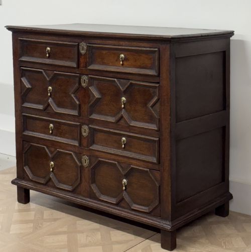 17TH CENTURY CHARLES II OAK CHEST OF DRAWERS CIRCA 1680 - ADDITIONAL PHOTO 2