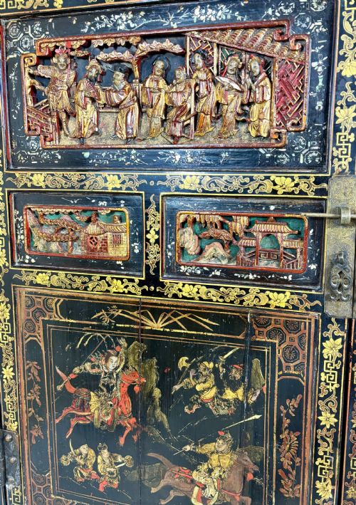 CHINESE LATE19THCENTURY INLAID BLACK LACQUER CABINET - ADDITIONAL PHOTO 6