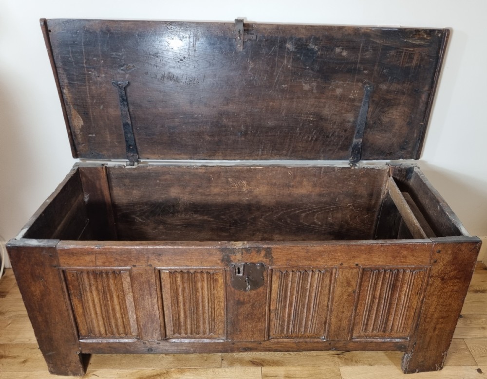 16th Century Late Medieval Oak Linen Fold Coffer , Circa 1500
 View V