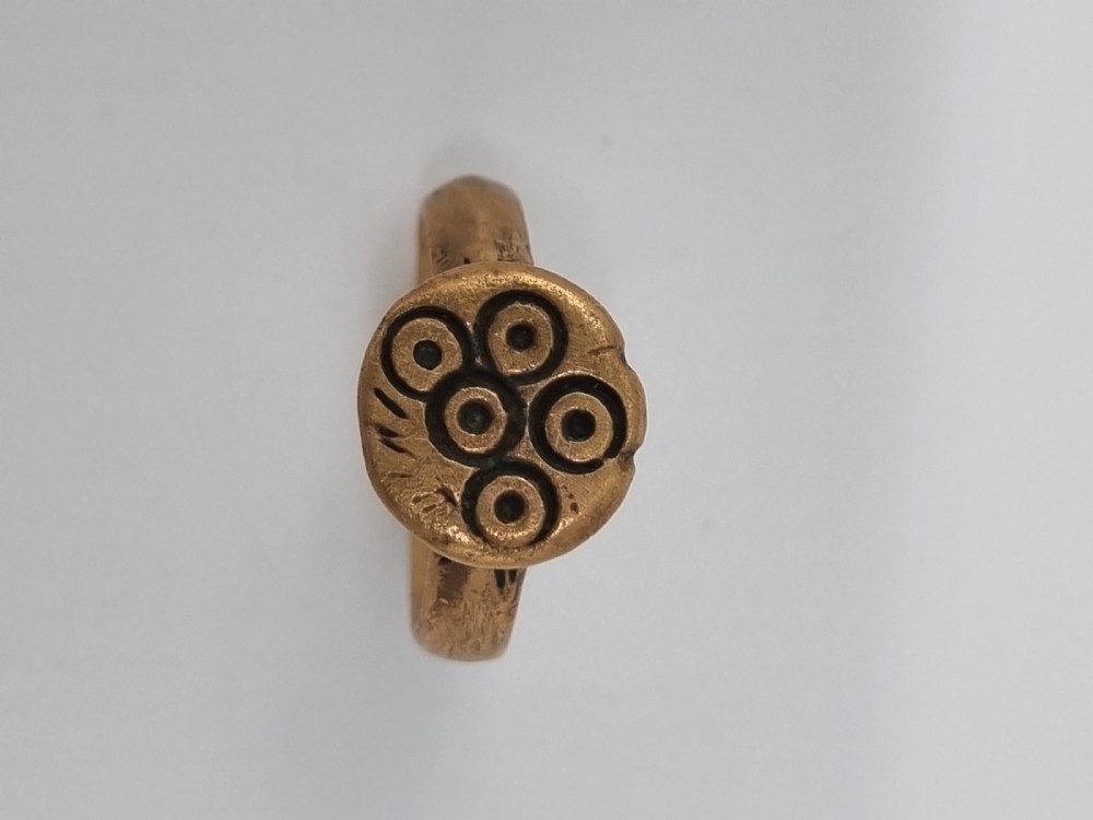 Roman Bronze Ring / 1st - 4th Century AD View II