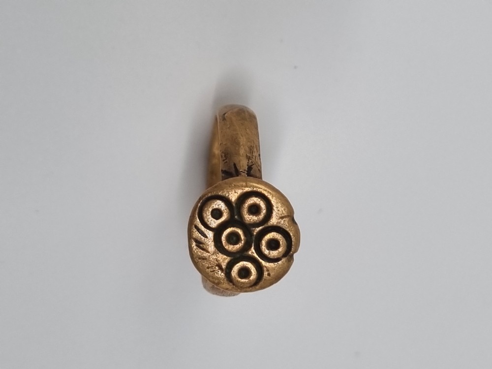 Roman Bronze Ring / 1st - 4th Century AD View V