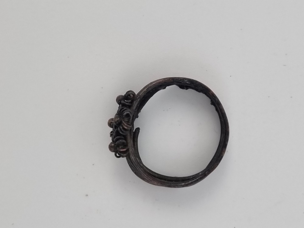 Roman Bronze ring / wire design View III