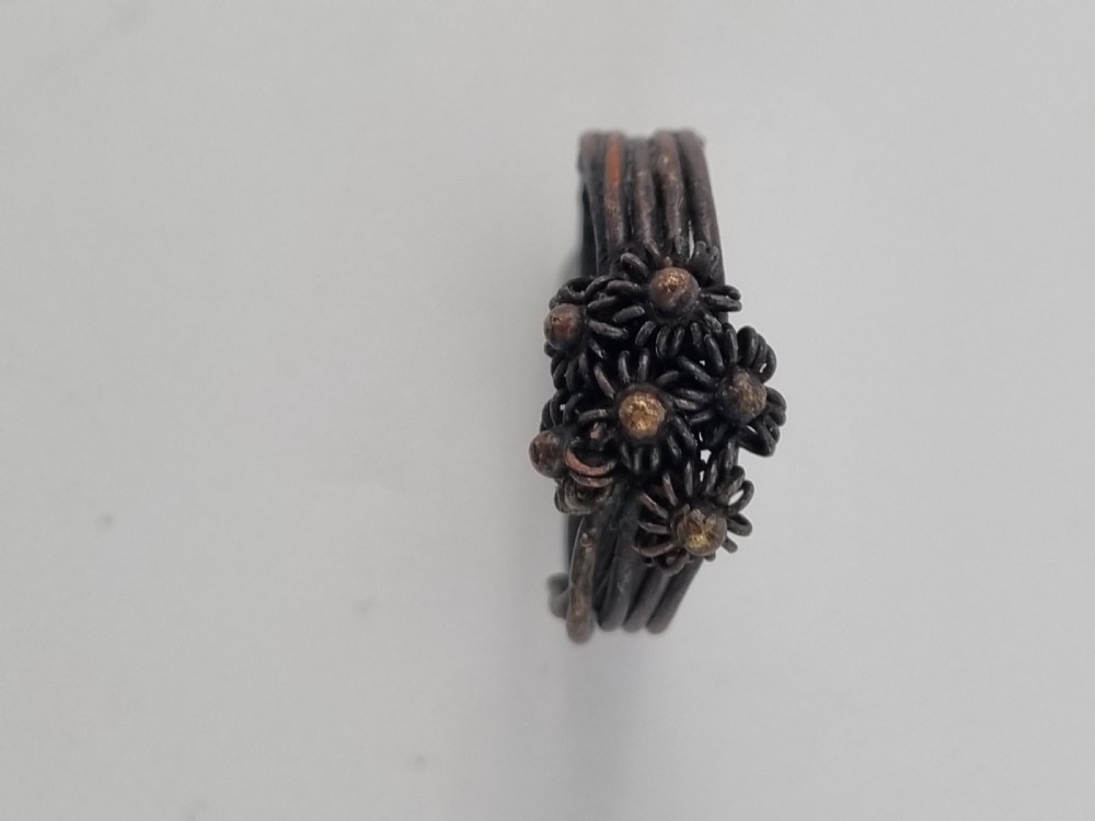 Roman Bronze ring / wire design View IV