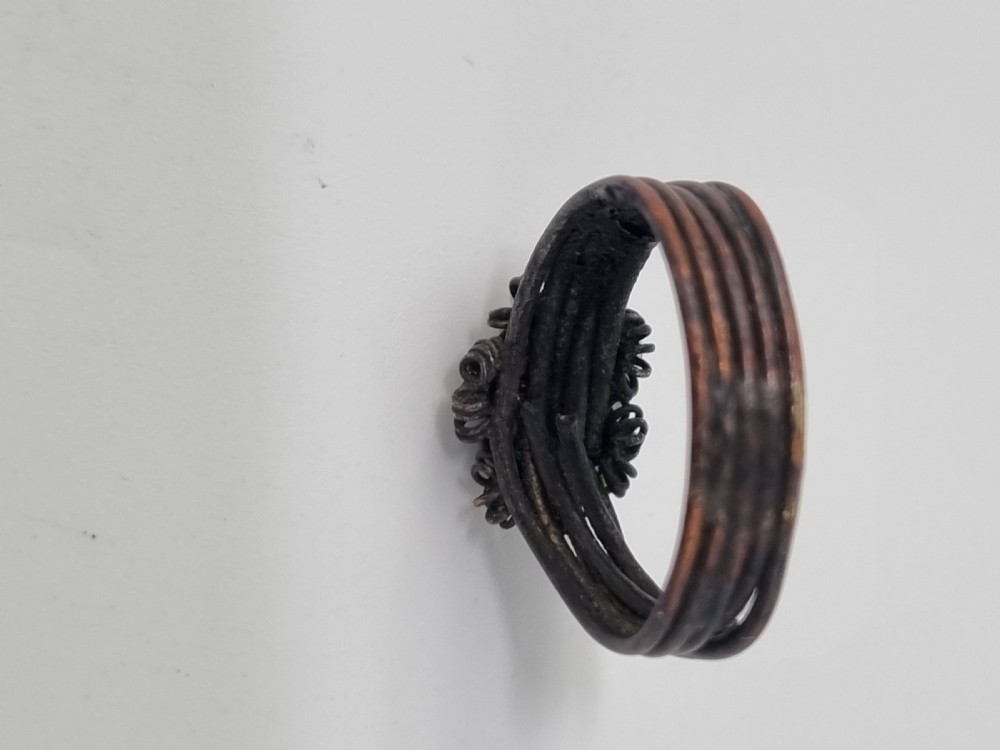 Roman Bronze ring / wire design View V