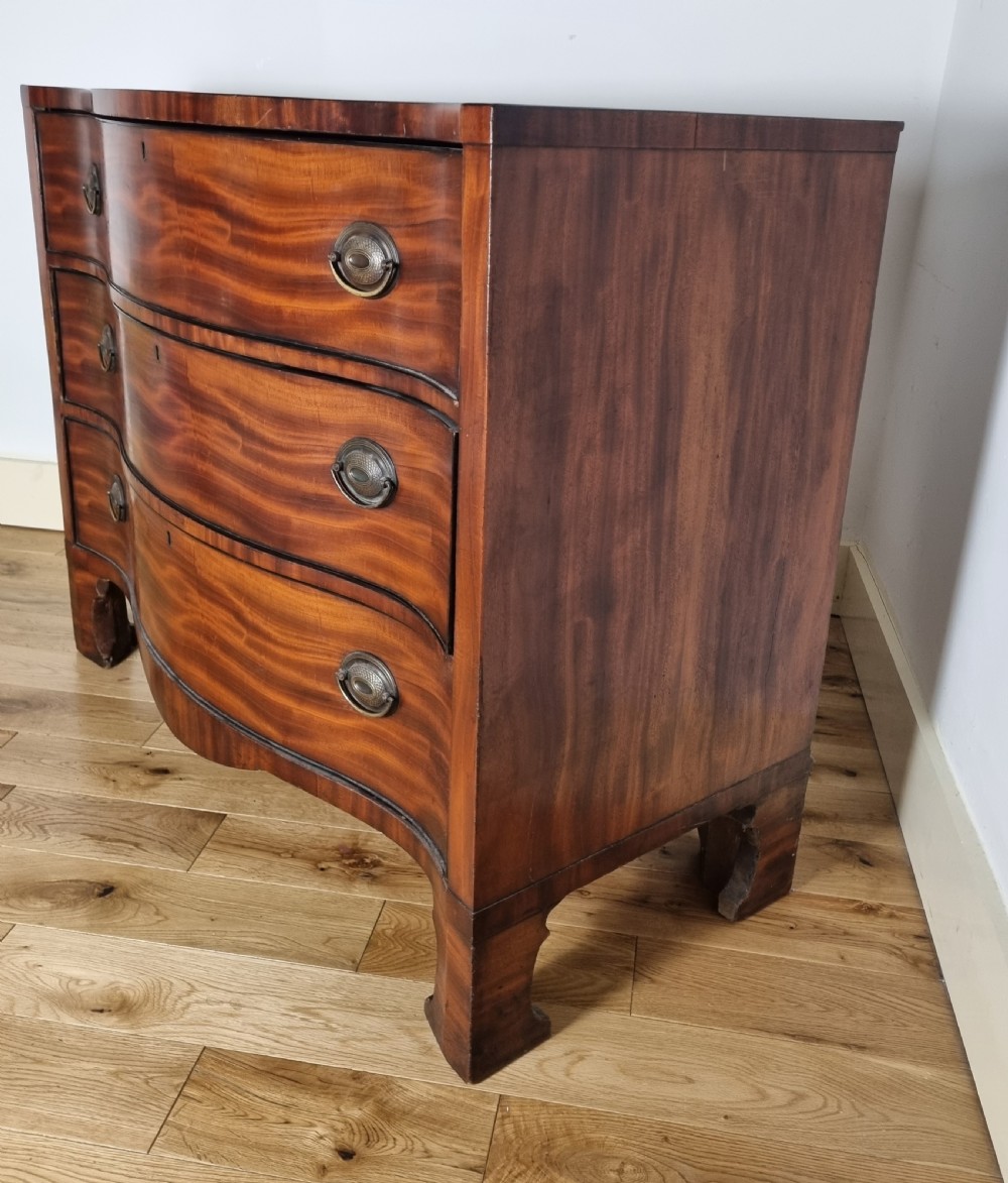 Late 18th Century Serpentine George III Mahogany Chest of Drawers View V