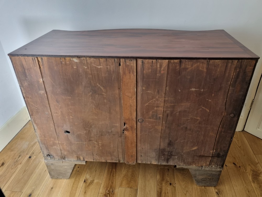 Late 18th Century Serpentine George III Mahogany Chest of Drawers View VIII