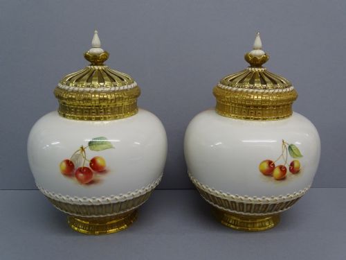 ROYAL WORCESTER PAIR OF FREEMAN POT POURRI - ADDITIONAL PHOTO 2