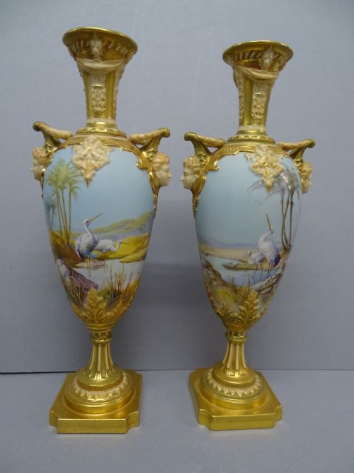 royal worcester pair of powell vases - CATEGORY: ANTIQUE VASES - DATED 1910