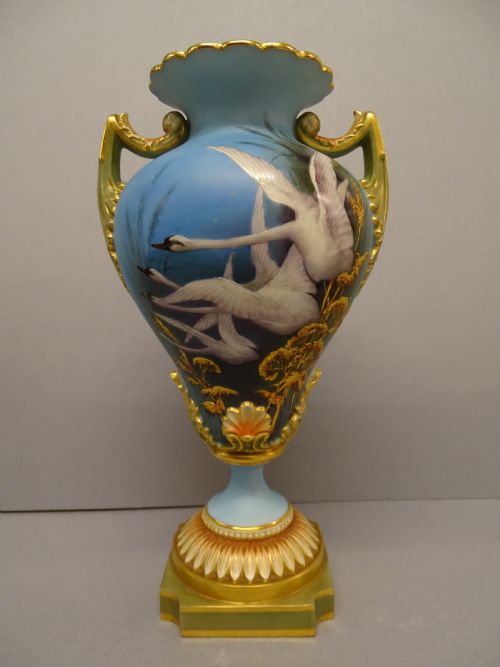 royal worcester baldwyn swan vase - CATEGORY: ANTIQUE VASES - DATED 1910
