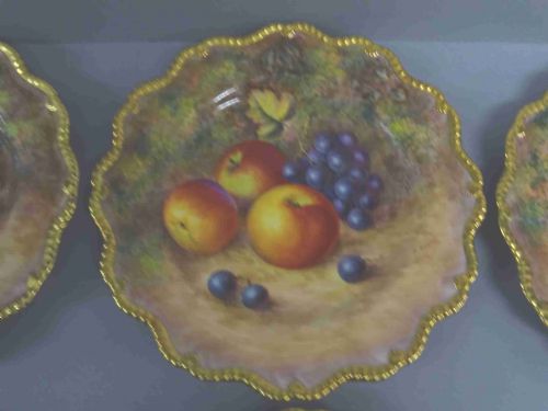 ROYAL WORCESTER SET OF SIX STAR PLATES - ADDITIONAL PHOTO 2
