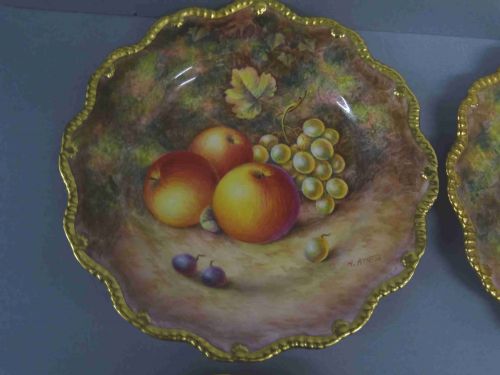 ROYAL WORCESTER SET OF SIX STAR PLATES - ADDITIONAL PHOTO 1