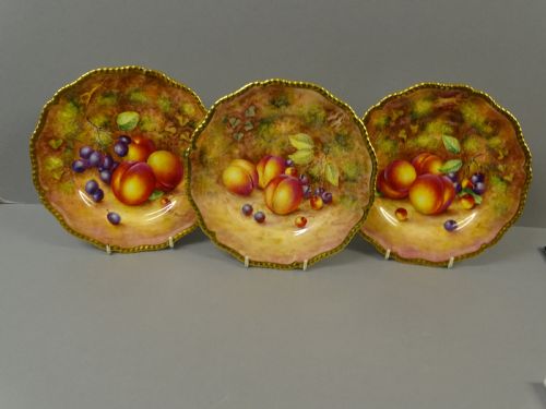 royal worcester freeman fruit plates - CATEGORY: ANTIQUE PLATES - DATED 1960