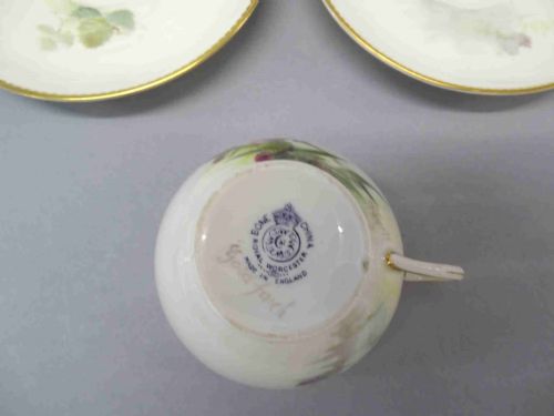 PAIR OF ROYAL WORCESTER CUPS AND SAUCERS - ADDITIONAL PHOTO 2