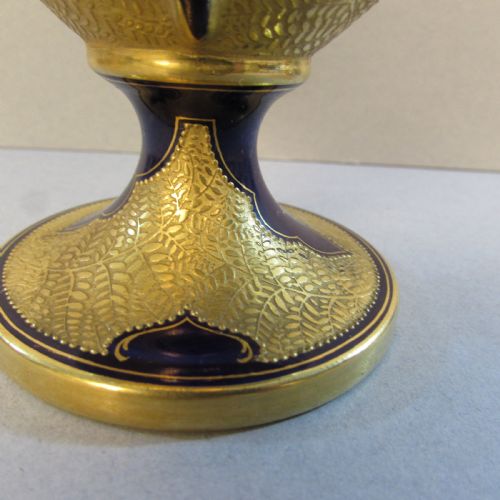 ROYAL WORCESTER 2 HANDLED CUP - ADDITIONAL PHOTO 6