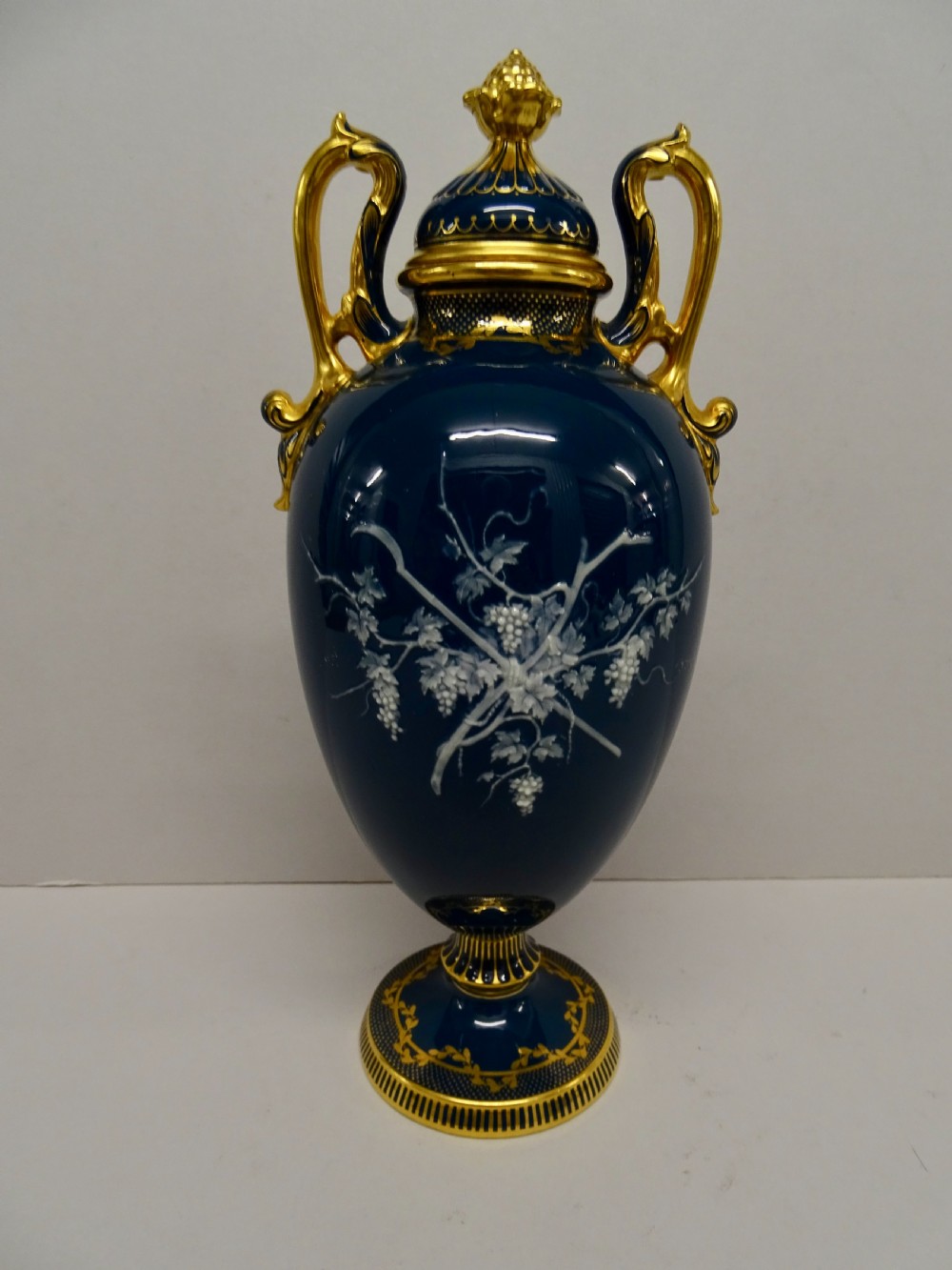 Minton Birks Pate sur  Pate Vase View II