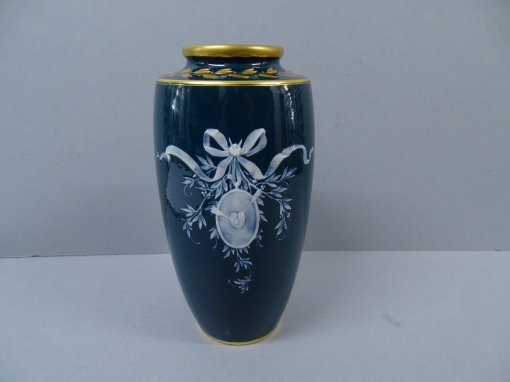 Minton Pate sur Pate Vase View II