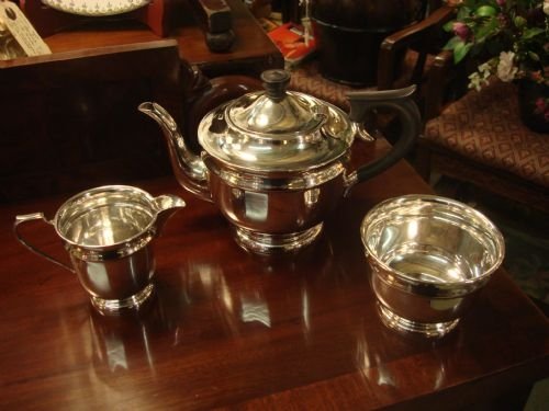fig 1. Sheffield 1937 lovely 3 piece tea service by Emile Viner.