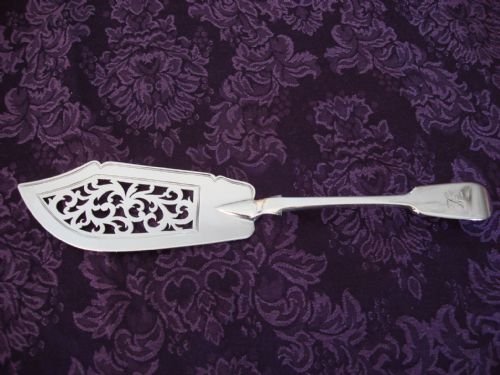 LONDON 1854 SOLID SILVER PIERCED FISH SLICE BY GEORGE ADAMS FAMOUS MAKER