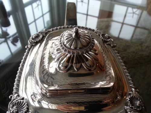 LONDON 1813 WONDERFUL GEORGIAN PERIOD STERLING SILVER FULL SIZED TEA SET WITH VERY DECORATIVE GRAPE VINE AND LEAF DECORATION - ADDITIONAL PHOTO 6