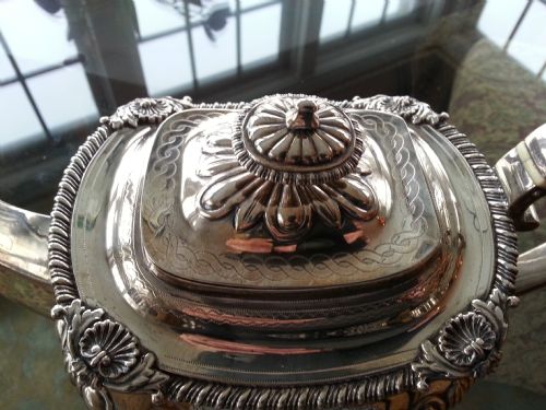 LONDON 1813 WONDERFUL GEORGIAN PERIOD STERLING SILVER FULL SIZED TEA SET WITH VERY DECORATIVE GRAPE VINE AND LEAF DECORATION - ADDITIONAL PHOTO 7