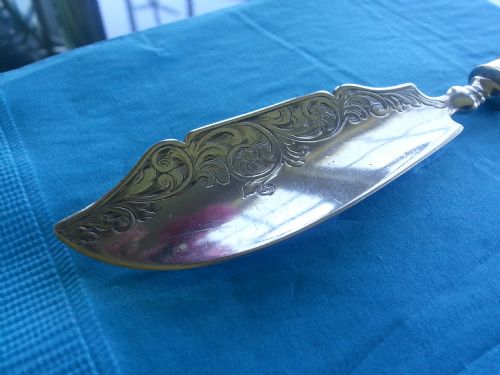 19TH CENTURY GEORGIAN PAIR OF CUT GLASS SALTS WITH DRAPED SWAG DESIGN - ADDITIONAL PHOTO 5