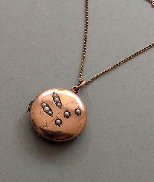 VICTORIAN 9CT GOLD BACK AND FRONT LOCKET AND CHAIN - ADDITIONAL PHOTO 1