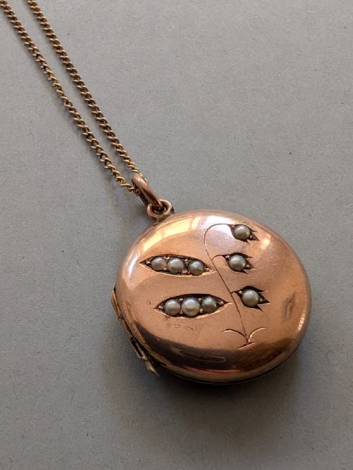 VICTORIAN 9CT GOLD BACK AND FRONT LOCKET AND CHAIN - ADDITIONAL PHOTO 2