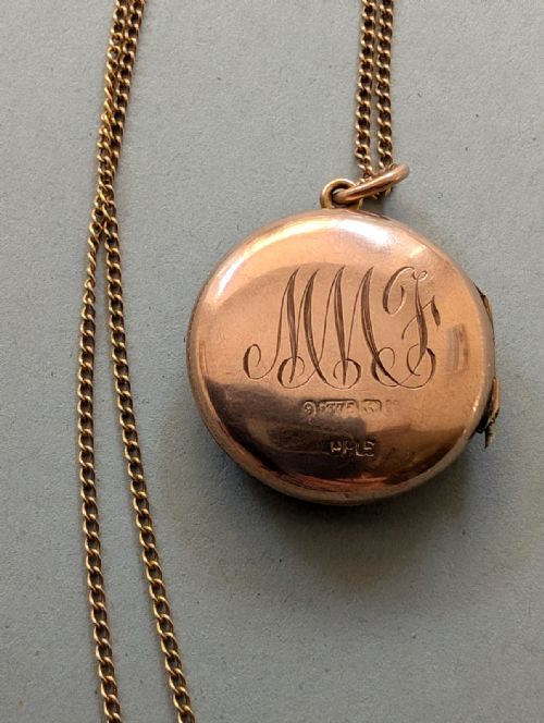 VICTORIAN 9CT GOLD BACK AND FRONT LOCKET AND CHAIN - ADDITIONAL PHOTO 8