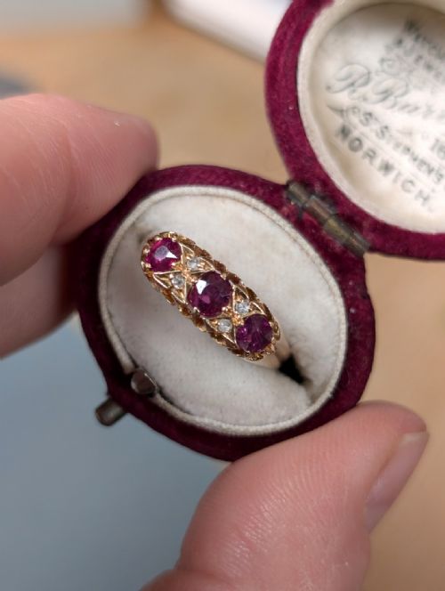 STUNNING ANTIQUE 18CT GOLD RUBY DIAMOND RING C1901 - ADDITIONAL PHOTO 8