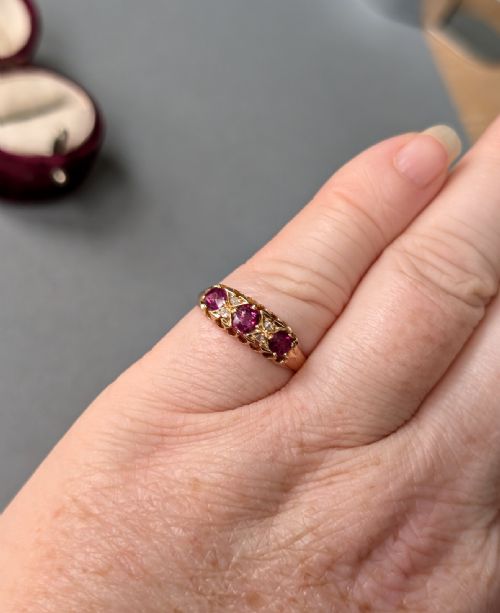 STUNNING ANTIQUE 18CT GOLD RUBY DIAMOND RING C1901 - ADDITIONAL PHOTO 9