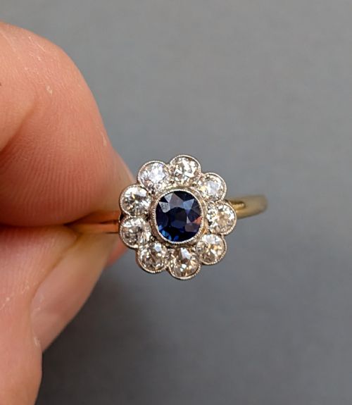 ART DECO 18CT GOLD SAPPHIRE AND DIAMOND DAISY RING - ADDITIONAL PHOTO 4
