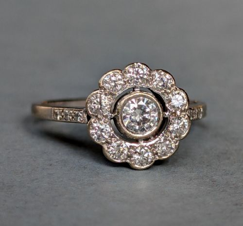 ART DECO 18CT GOLD DAISY DIAMOND RING - ADDITIONAL PHOTO 1