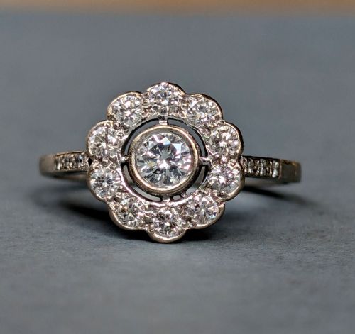 ART DECO 18CT GOLD DAISY DIAMOND RING - ADDITIONAL PHOTO 3