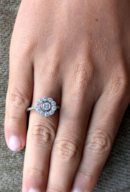 ART DECO 18CT GOLD DAISY DIAMOND RING - ADDITIONAL PHOTO 4